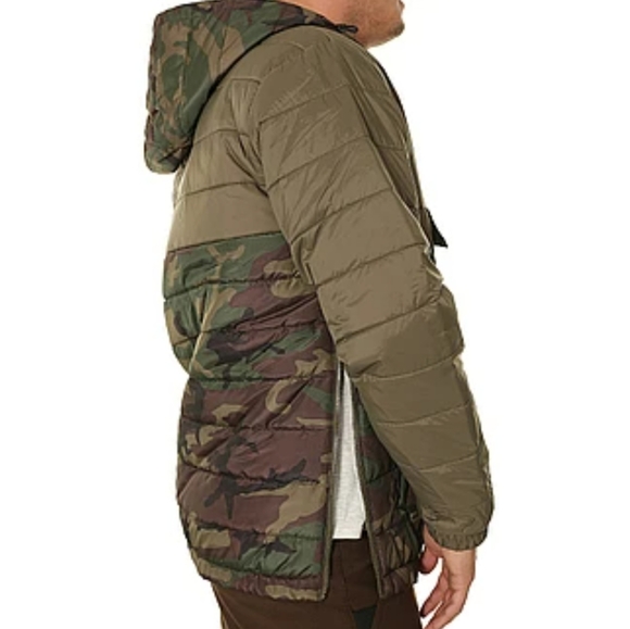 🆕🌿VANS PUFFER JACKET🌿 - Picture 3 of 11